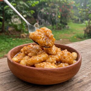 Comparative illustration possibly showing Open Farm cat food alongside other brands, a topic discussed in many reviews.